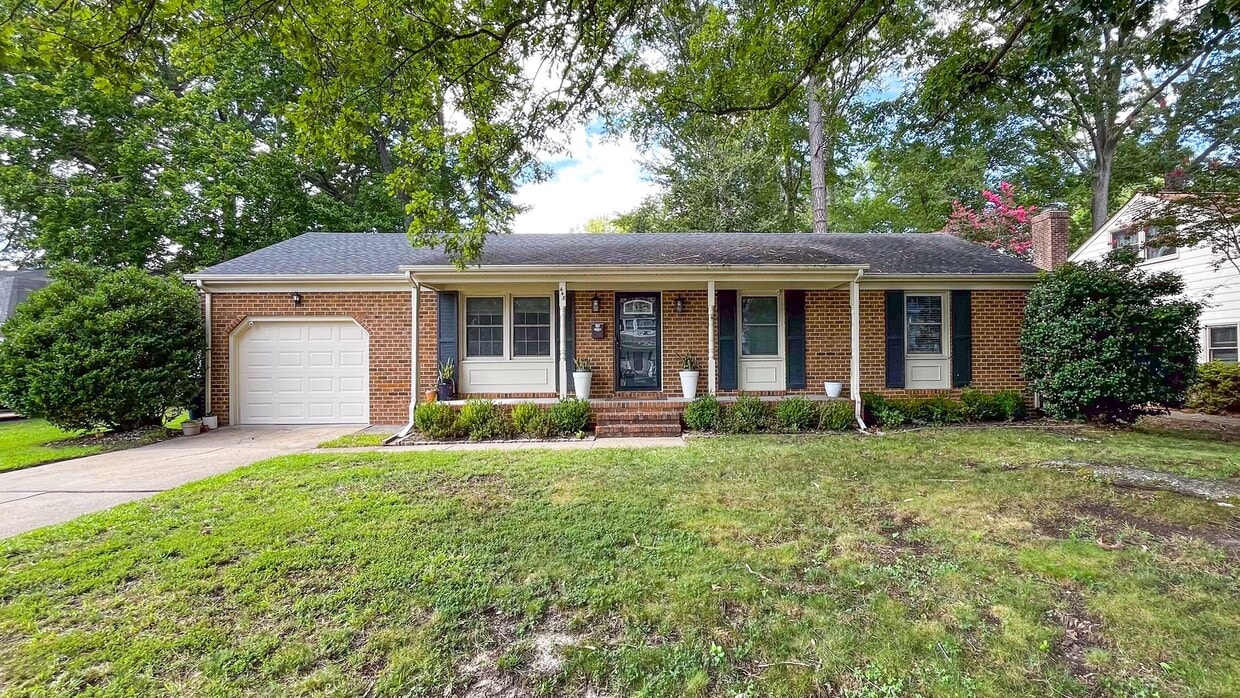 Primary Photo - Updated Brick Ranch - Move In Ready!