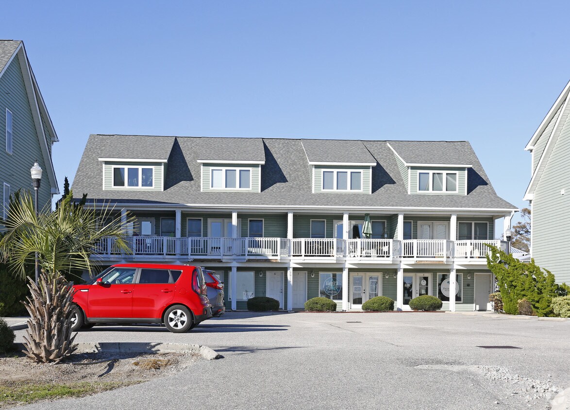 Building Photo - 5016 E Oak Island Dr
