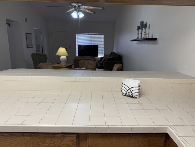 Foto del edificio - 5518 E Lindstrom Ln