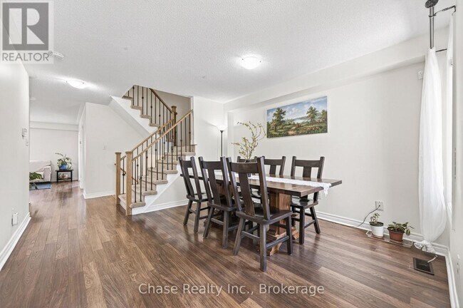 Building Photo - 3099 Highbourne Crescent