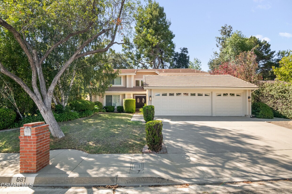Foto principal - 681 Triunfo Canyon Rd