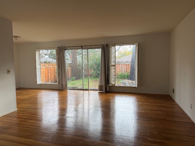 Foto del edificio - 1941 Perry Ave