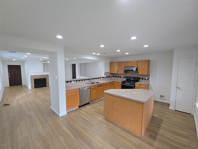 Building Photo - 4902 Mill Creek Dr