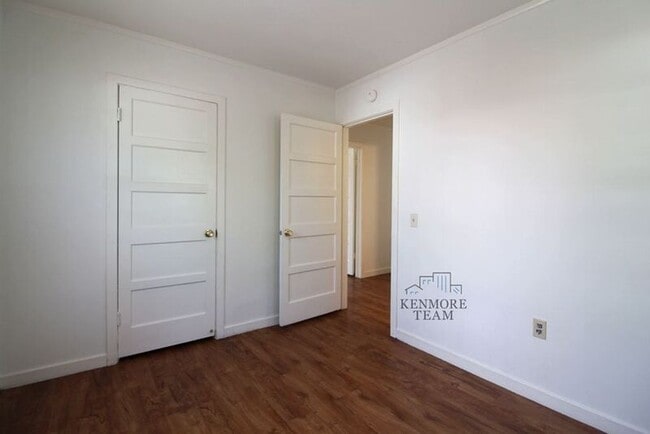 Building Photo - 804 Symons St