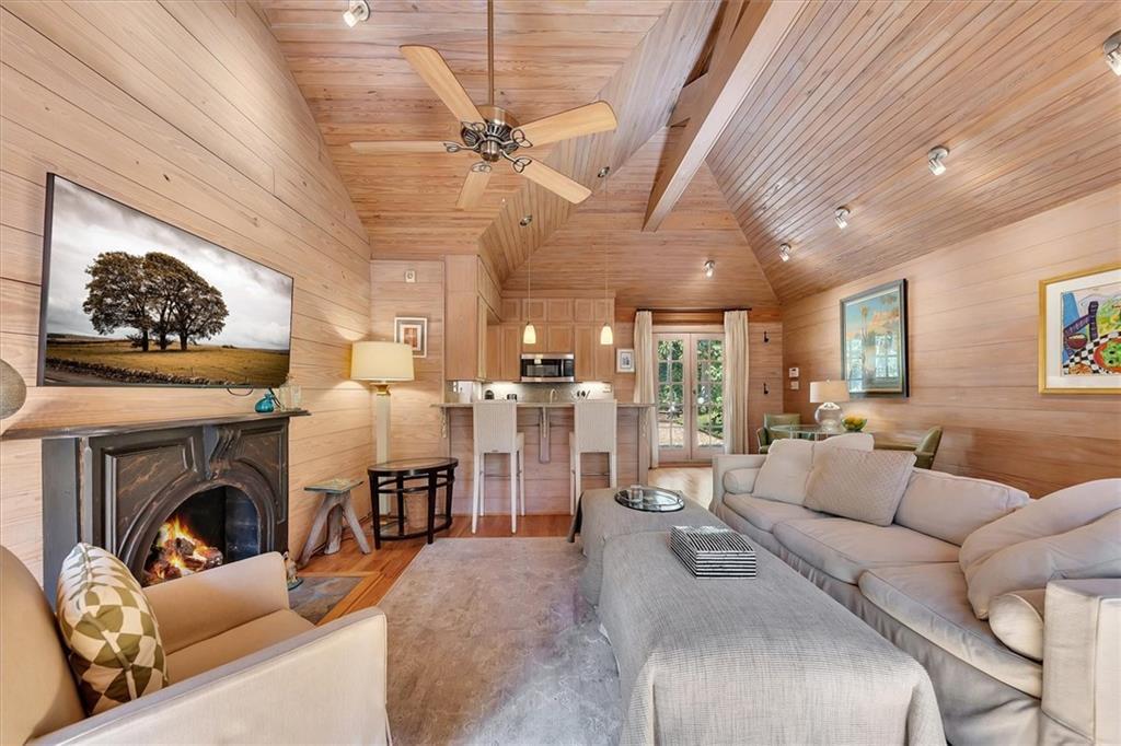 Foto principal - 2538 Parkside Dr NE