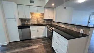 Building Photo - 2462 Brazilia Dr