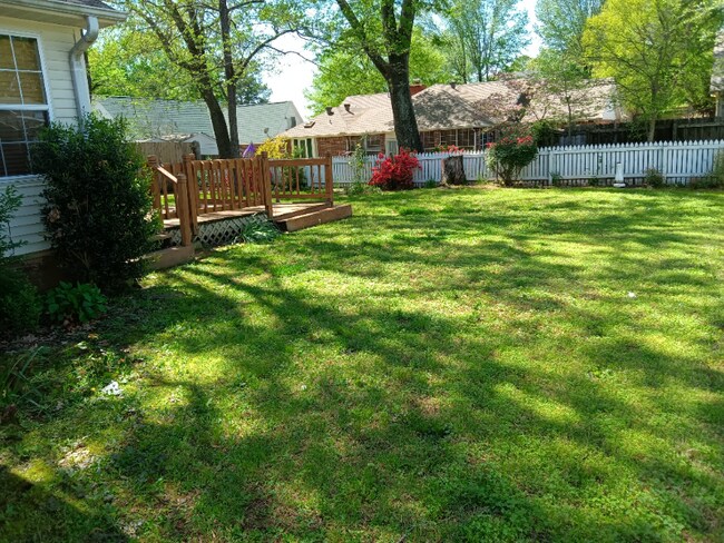 Building Photo - 103 Live Oak Dr