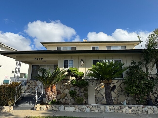 Foto del edificio - 4359 W 136th St