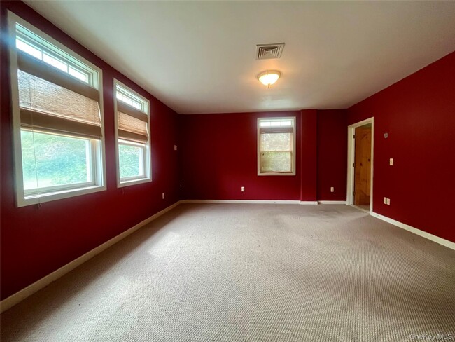 Building Photo - 769 Bullville Rd