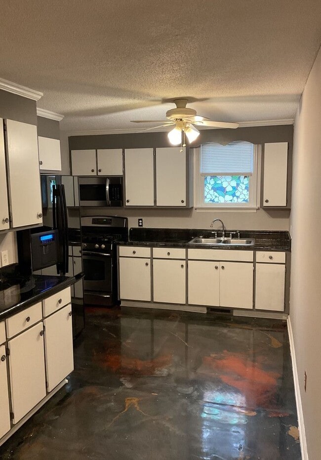Building Photo - Coming Soon !  One Bedroom apartment in Ga...
