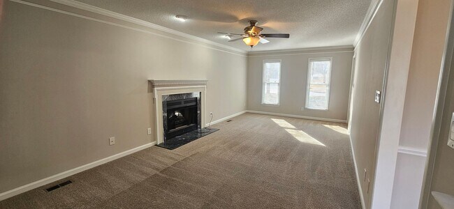 Foto del edificio - Beautiful, Hard to Find 4br/2.5ba in Cary! Available Now!