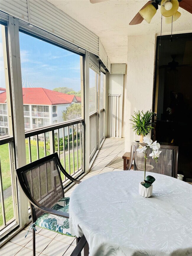 Foto del edificio - 7030 Half Moon Cir