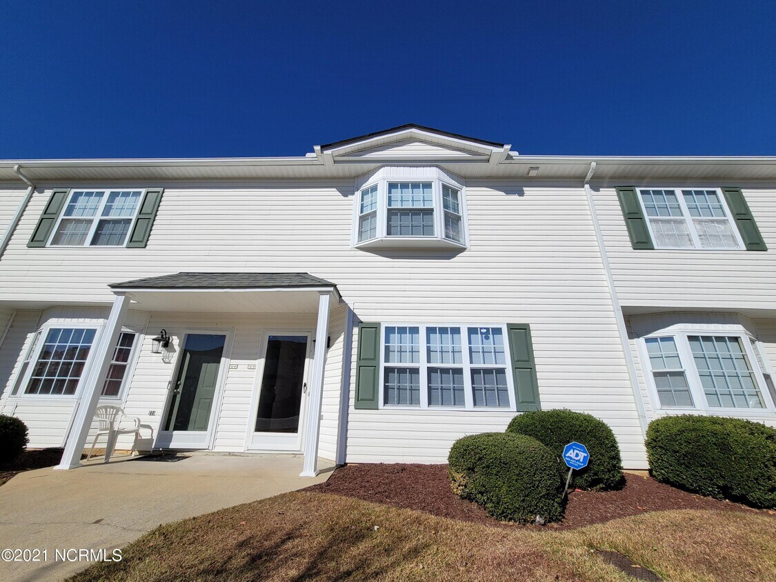 Foto principal - 1201 Cross Creek Cir