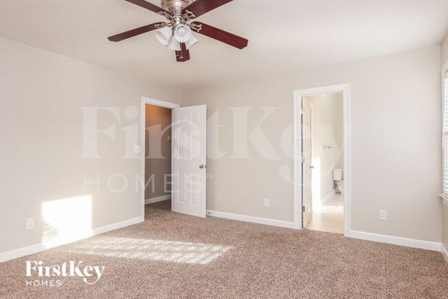 Foto del edificio - 4993 Heritage Woods Dr