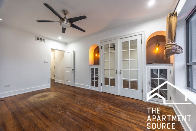 Foto del edificio - 3716 W Belmont Ave