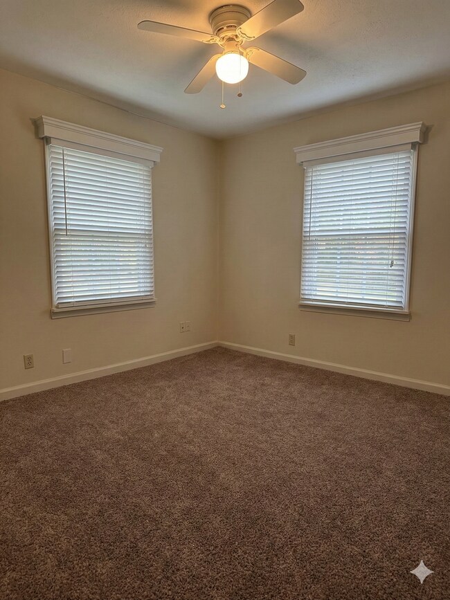 Building Photo - Coming Soon **** Newly Renovated*** Your Perfect Home!