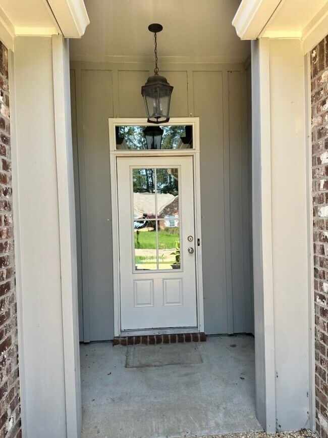 Foto del edificio - Beautiful Newer 3 Bedroom Home in Pearl!!!