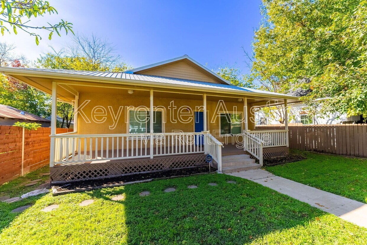 Foto principal - 1209 E 3rd St