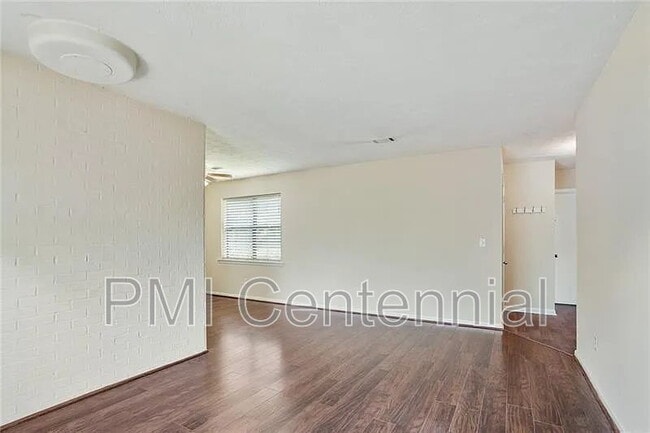 Building Photo - 76 Sandalwood Cir