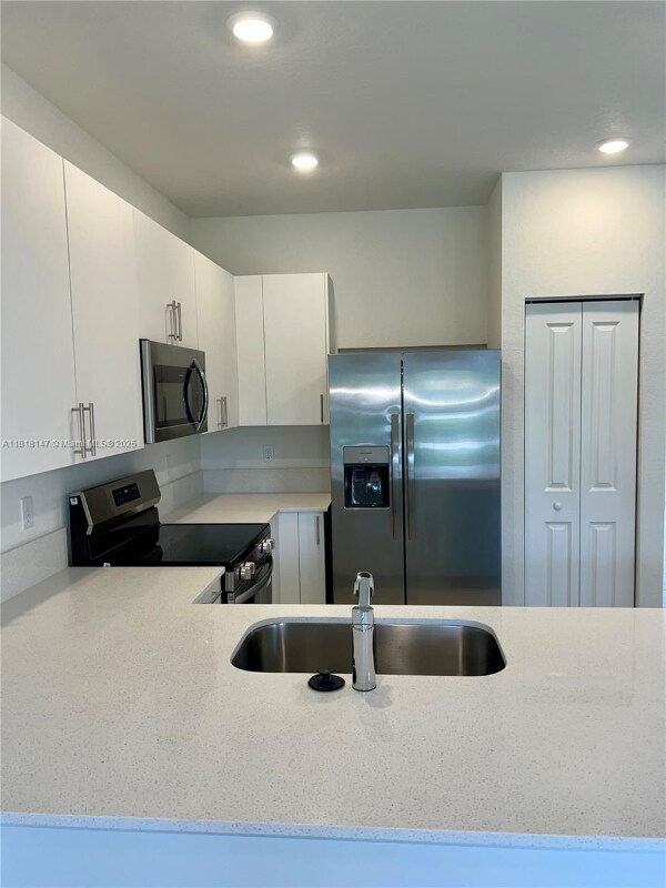 Foto del edificio - 18409 SW 1st St