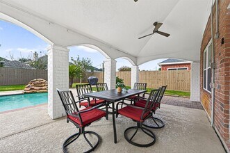 Building Photo - 16535 Oat Mill Dr