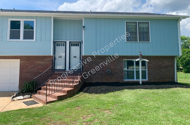 Building Photo - 310 Devonwood Ct