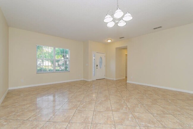 Building Photo - 2156 The Oaks Blvd