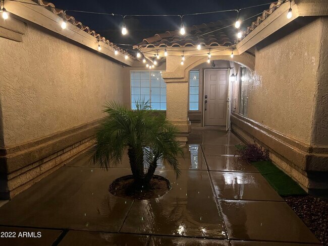 Foto del edificio - 1080 E Flint St
