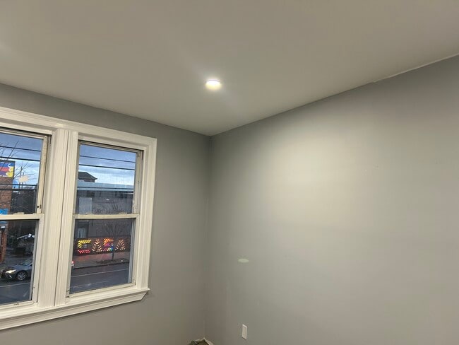 Master bedroom - 22023 Jamaica Ave