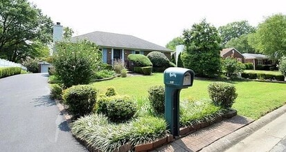 Building Photo - 614 Stivers Rd