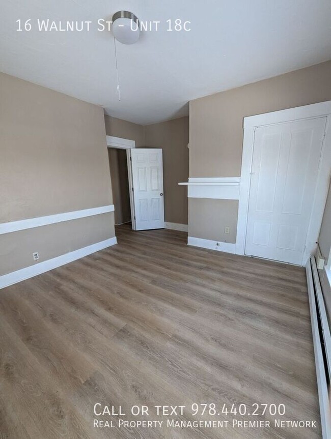 Building Photo - 2 Bedroom in Somersworth