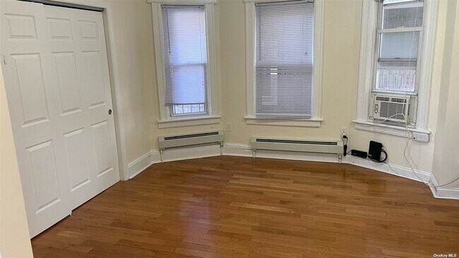 Building Photo - 91-33 97th St