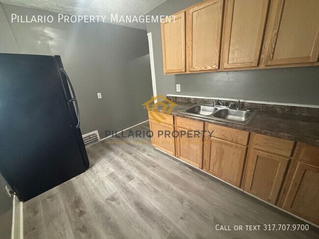 Foto del edificio - 706 N Bosart Ave