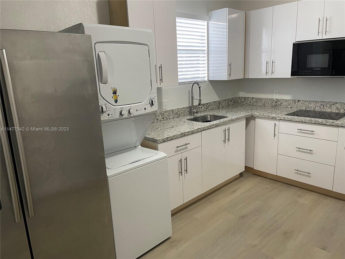 Foto principal - 5261 NW 1st St