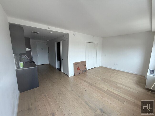Foto del edificio - Beautiful Studio Apartment In Flushing! $2...