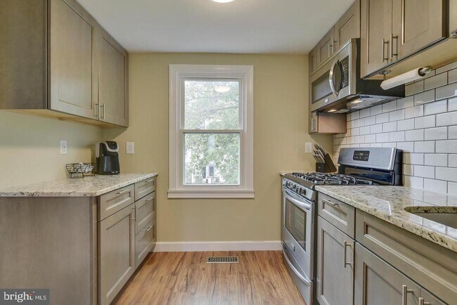 Foto del edificio - 9438 Abingdon Ct