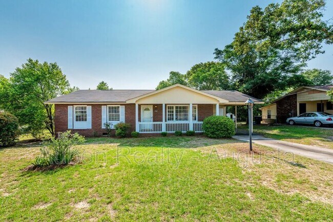 Building Photo - 2408 Sumac Dr
