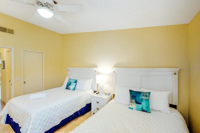 Foto del edificio - 3601 E Bay Dr