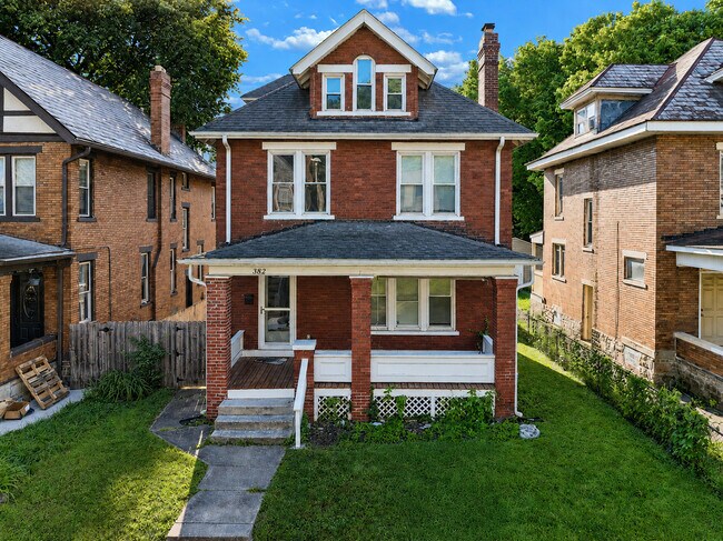 Foto del edificio - 382 Morrison Ave