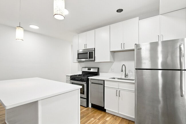 Building Photo - 3729 N Elston Ave
