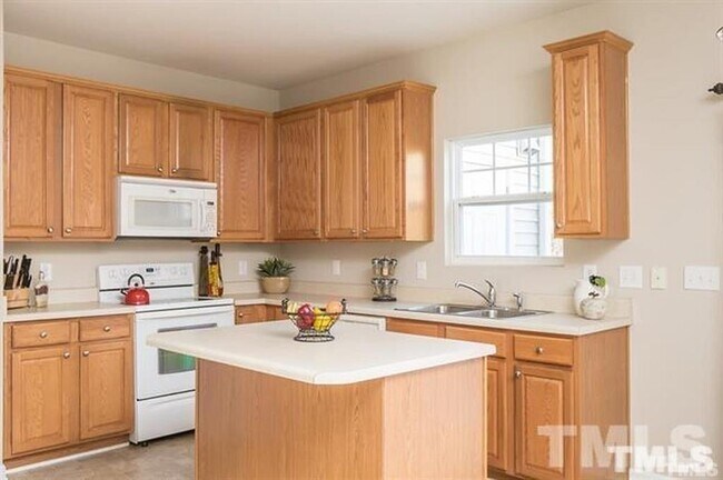 Foto del edificio - 254 Hampshire Downs Dr