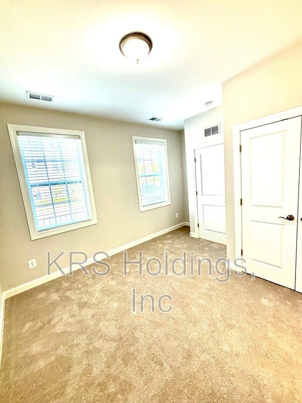 Foto del edificio - 1042 Old Trail Dr