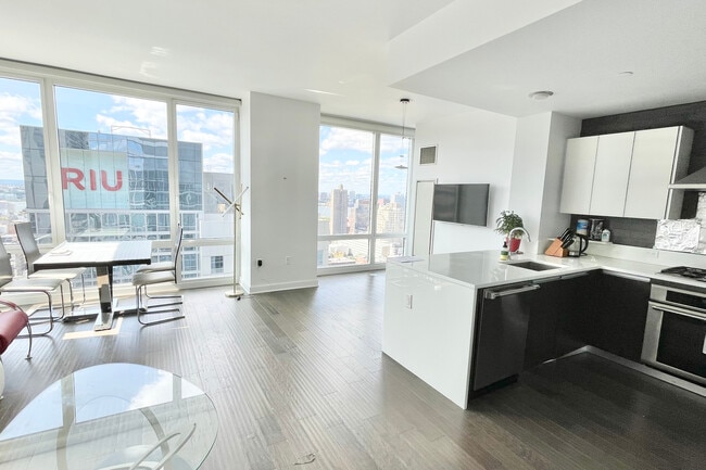 Photo - 247 W 46th St Apartment