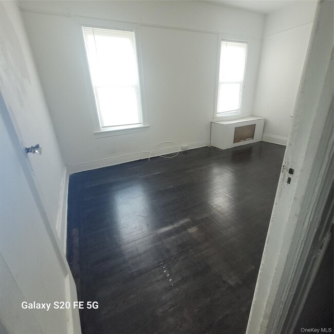 Foto del edificio - 93-18 240th St