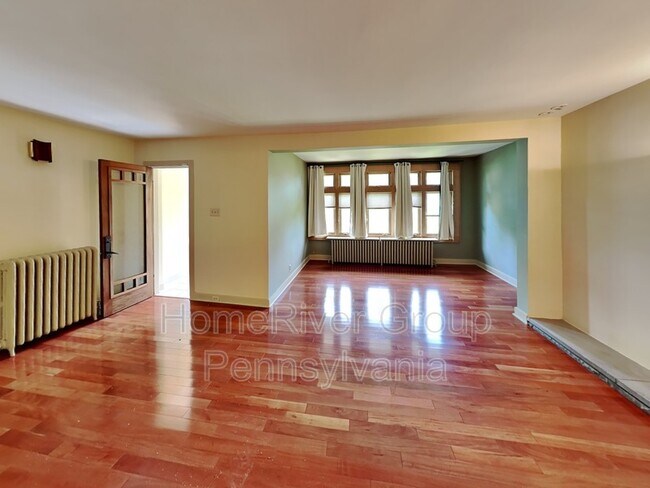 Building Photo - 1623 Beechwood Blvd
