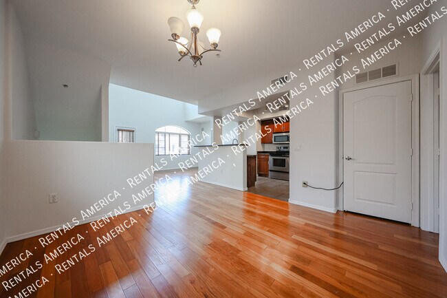 Foto del edificio - 2402 E 5th St