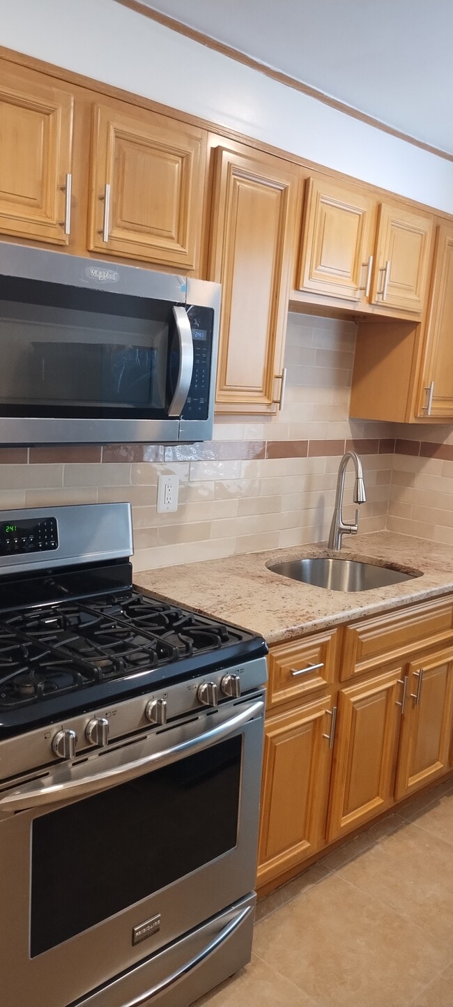 Foto del edificio - 4946 Saul St