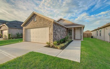 Building Photo - 25364 Carnation Ct