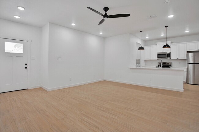 Building Photo - 5806 Virginia Ave