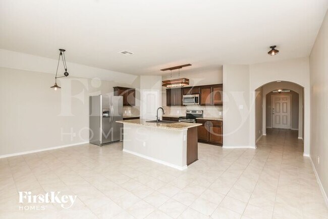Foto del edificio - 546 Clearlake Dr